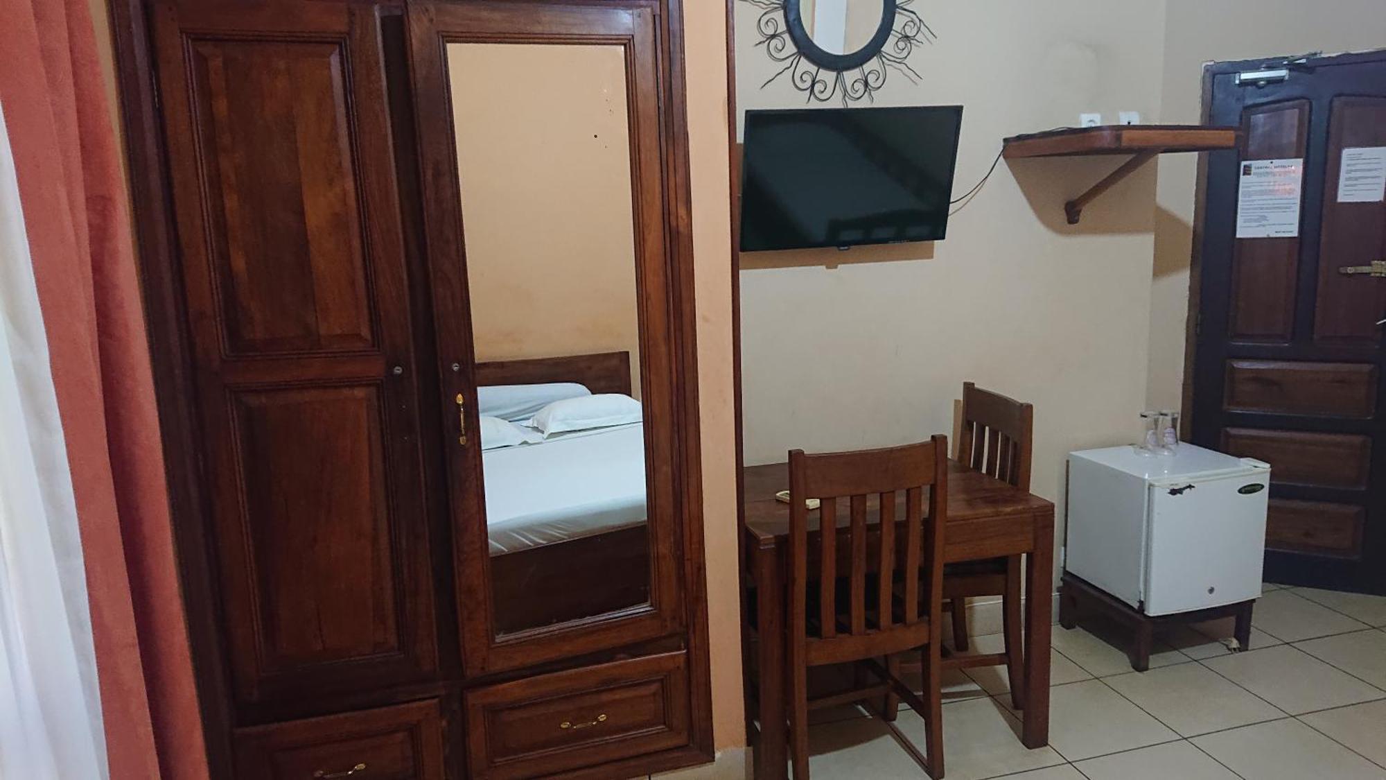 Central Hotel Antsiranana Room photo