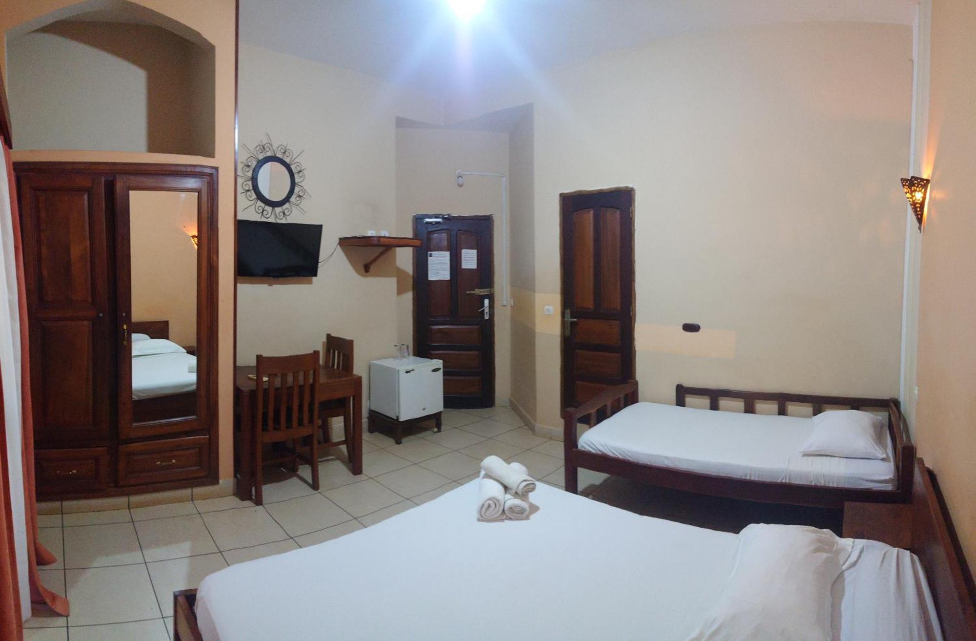 Central Hotel Antsiranana Exterior photo