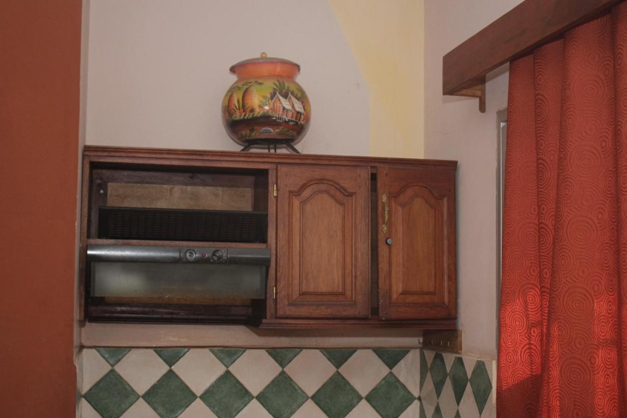 Central Hotel Antsiranana Room photo